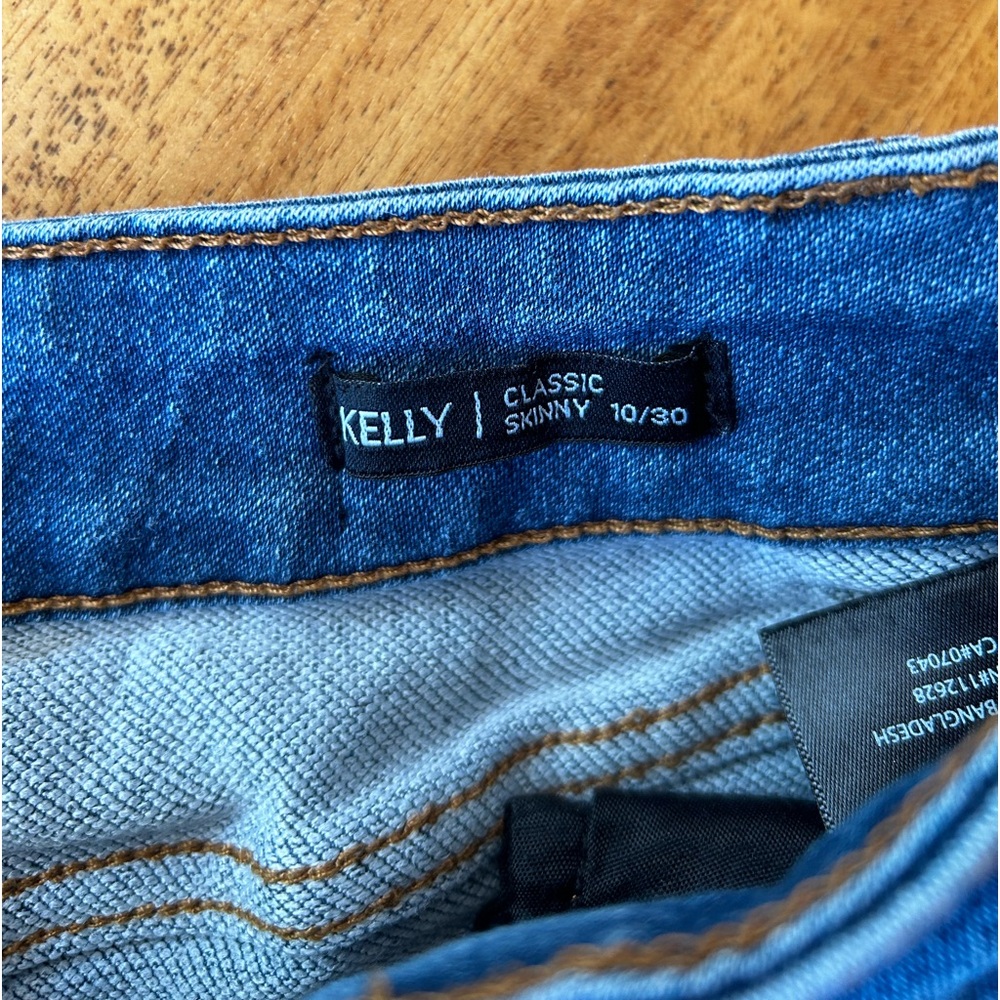 Tahari jeans.